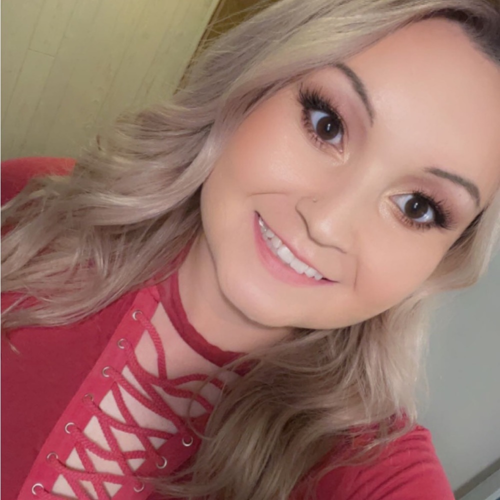 Meet your Posher, Andrea